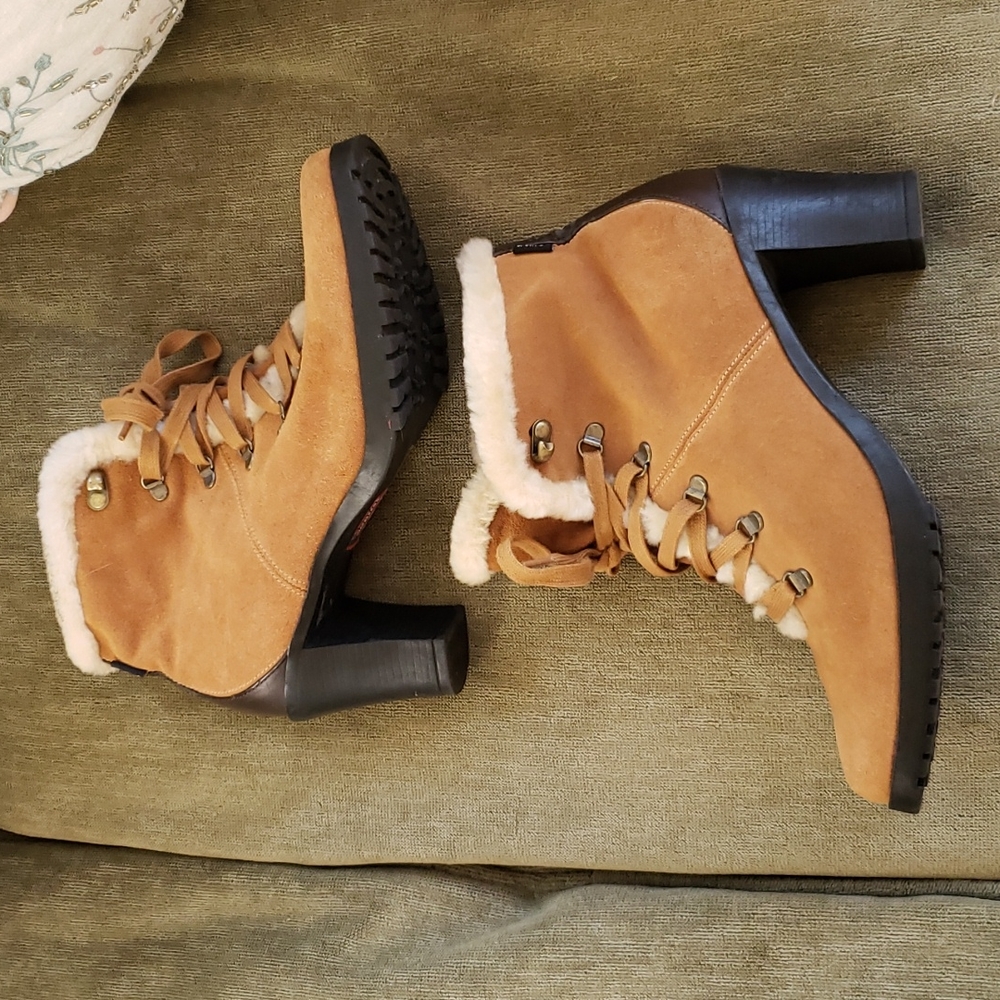 Suade Sorel Sporto Boots